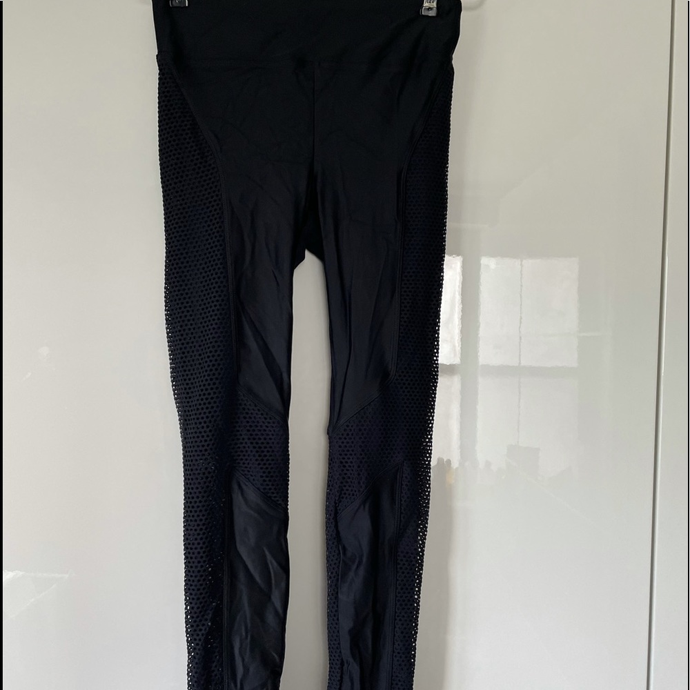 KORAL Women’s High Rise Mesh Side Panel Leggings Color-Black Size- Medium NWOT